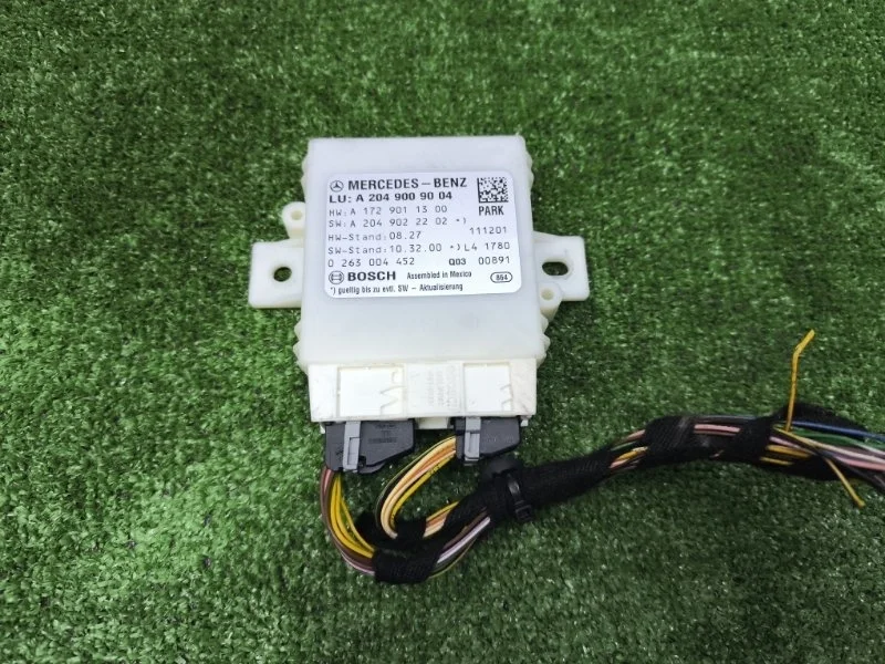 Блок управления парктрониками Mercedes-Benz C-class 2012 A2049009004 W204 271.860