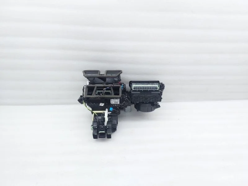 Корпус отопителя Volkswagen Golf R 2023