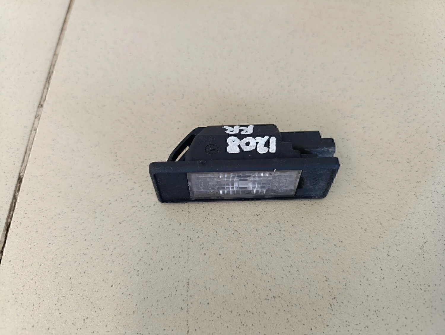 Фонарь подсветки номера C3 2009-2016