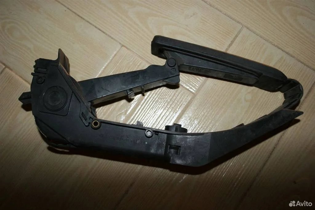 Педаль газа Mercedes-Benz S-класс W220 (1998—2005)