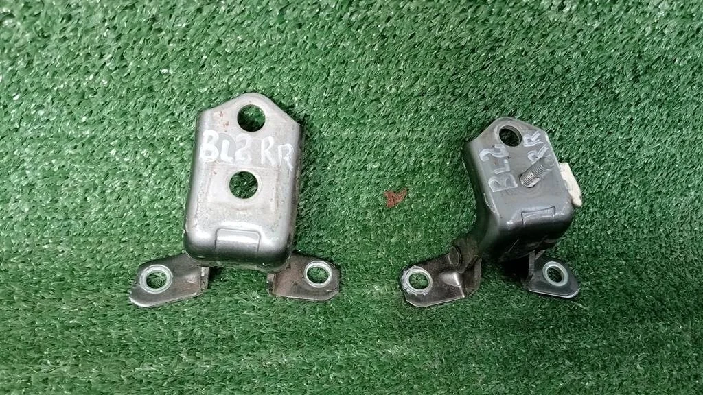 Б.у. петля двери MAZDA MAZDA 3 BL MAZDA MAZDA 3 BL