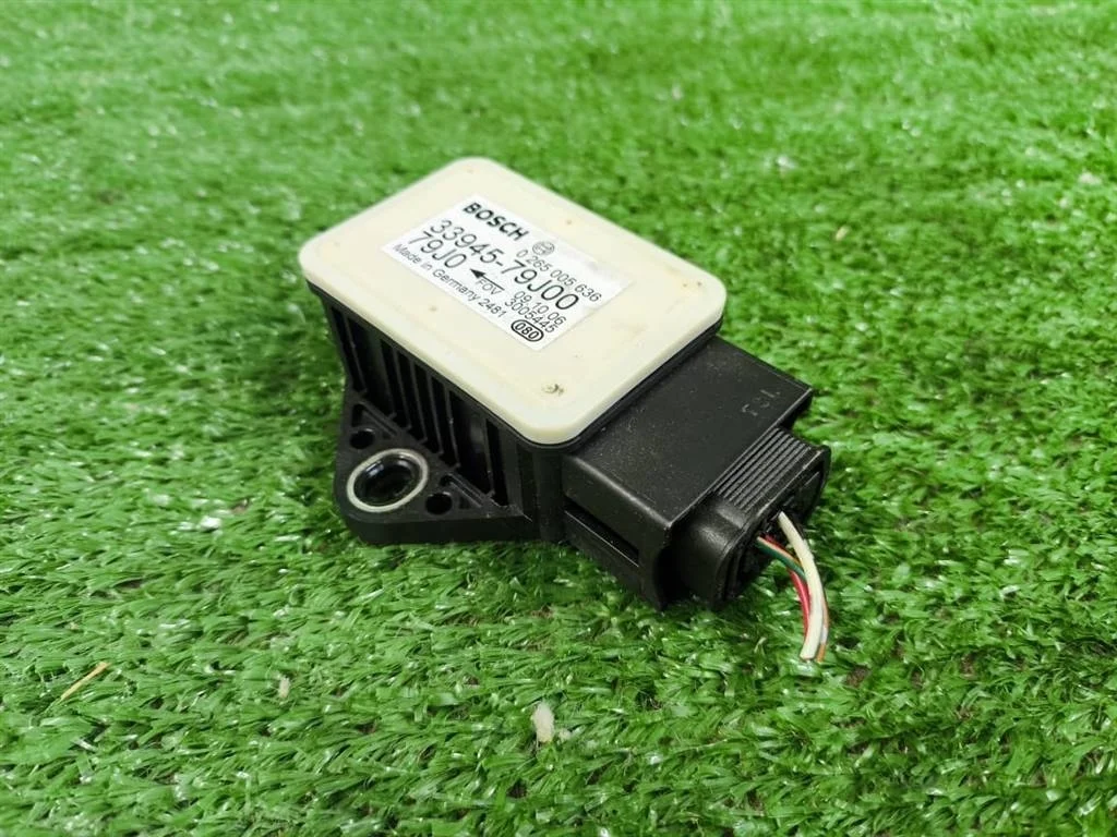 Б.у. датчик курсовой устойчивости SUZUKI SX4 YA11S SUZUKI SX4 YA11S