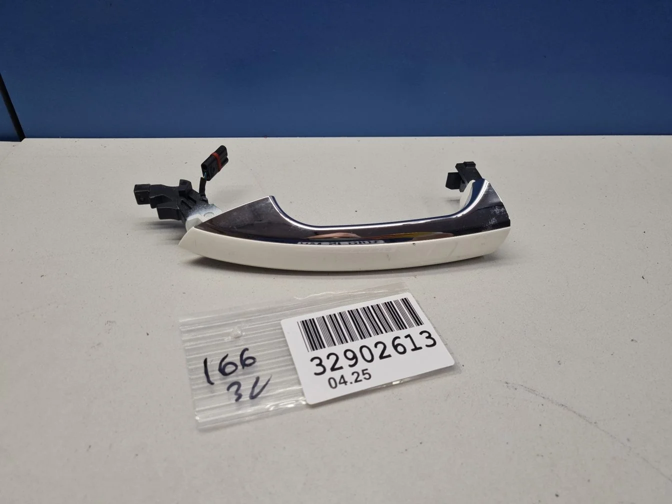 Ручка двери нaружная левая для Mercedes M-klasse W166 ML GLE 2011-2018