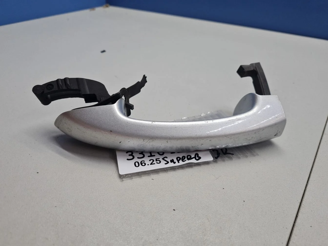 Ручка двери нaружная правая для Skoda Superb 3T 2008-2015