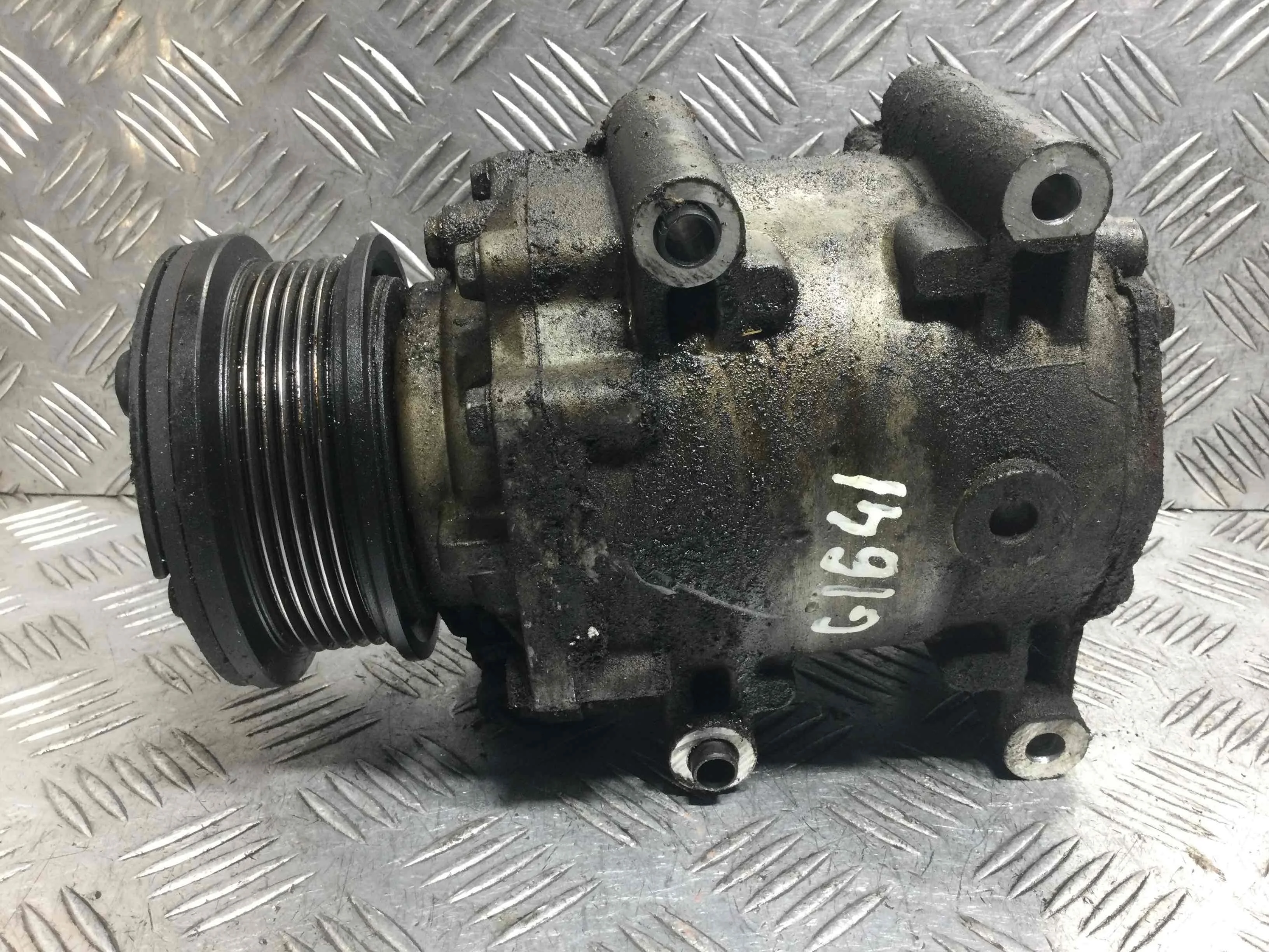 Компрессор кондиционера Ford Mondeo 3 поколение (2000-2003) бензин 1.8 i Механика Седан