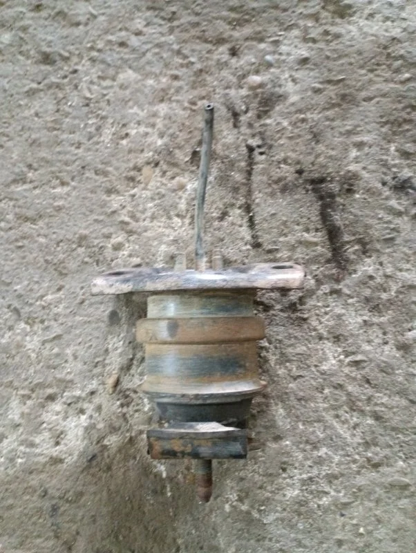 Подушка крепления двигателя Nissan Pathfinder (R51M) 2004-2013 2006 11220EB305 ВНЕДОРОЖНИК 2.5 D YD25DDTI