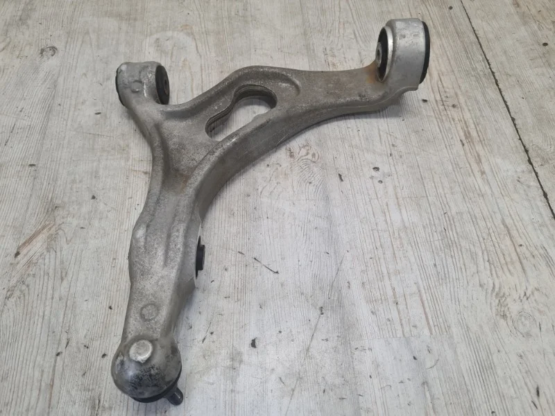 Рычаг поперечный VW Touareg NF 2010 7P