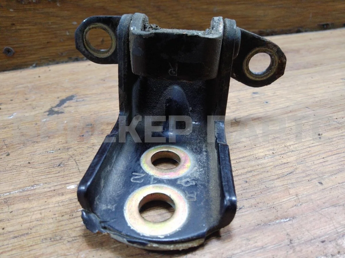 Петля двери зад левой Ниссан Максима 5  A33