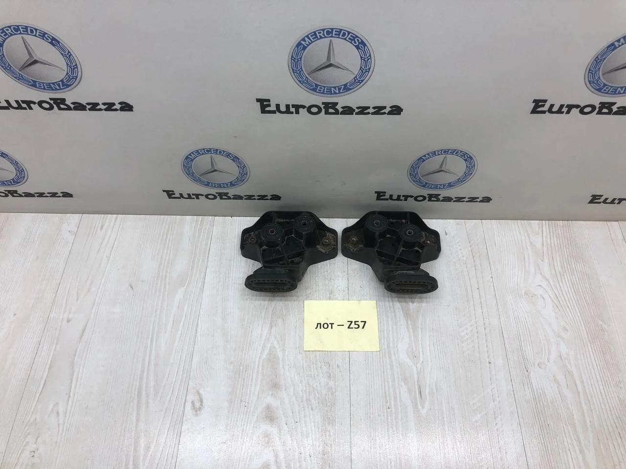 Кронштейн заднего бампера Mercedes X164