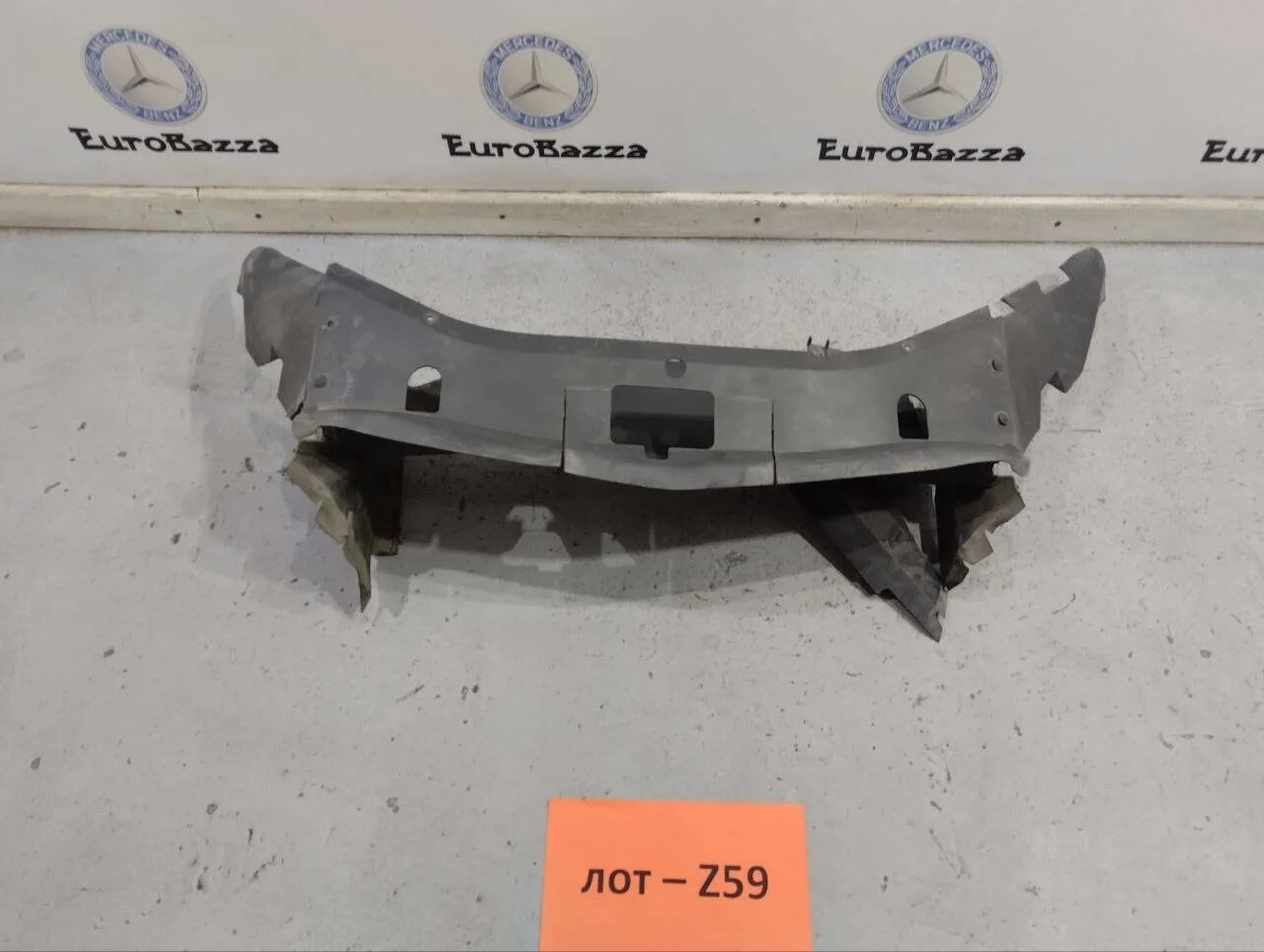 Накладка радиатора верхняя часть Mercedes W245