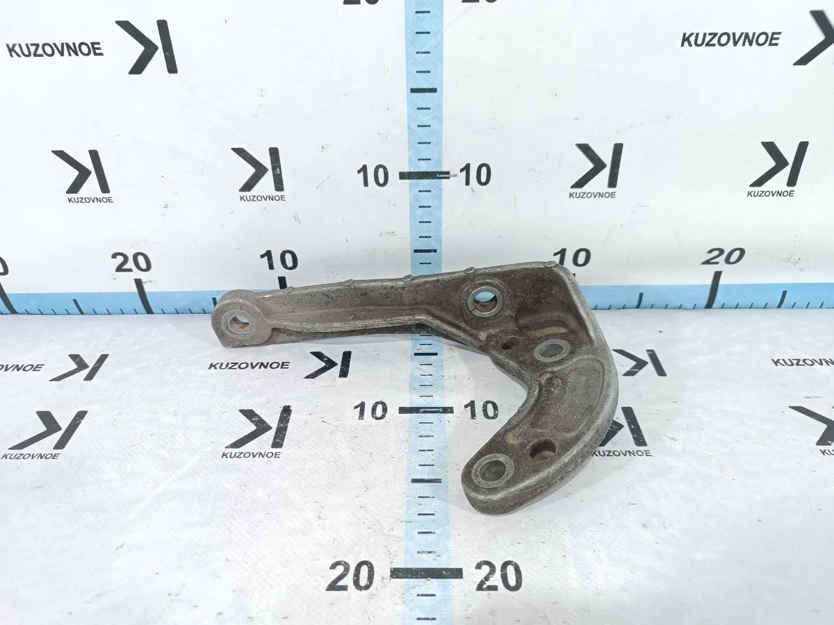 Кронштейн редуктора Renault Duster 2013 HSM