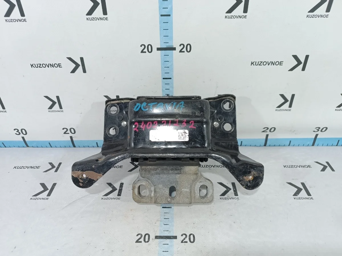 Подушка опора кпп Skoda Octavia 2018 A7