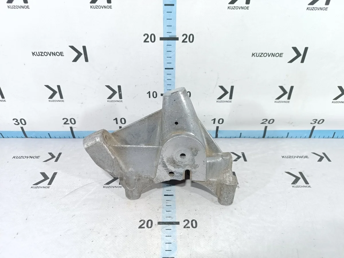 Кронштейн кондиционера Volvo XC90 2009