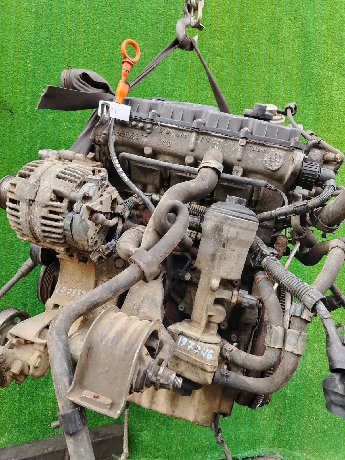 Радиатор масляный двигателя теплообменник AUDI A3, SKODA OCTAVIA 1Z, VOLKSWAGEN GOLF 5/5+/6, PASSAT B6/B7/CC, TIGUAN 2004- б/у A3(2004-2013);OCTAVIA 1Z(2004-2012);GOLF 5(2004-2009);JETTA 6(2011-);PASSAT B6(2005-2010)