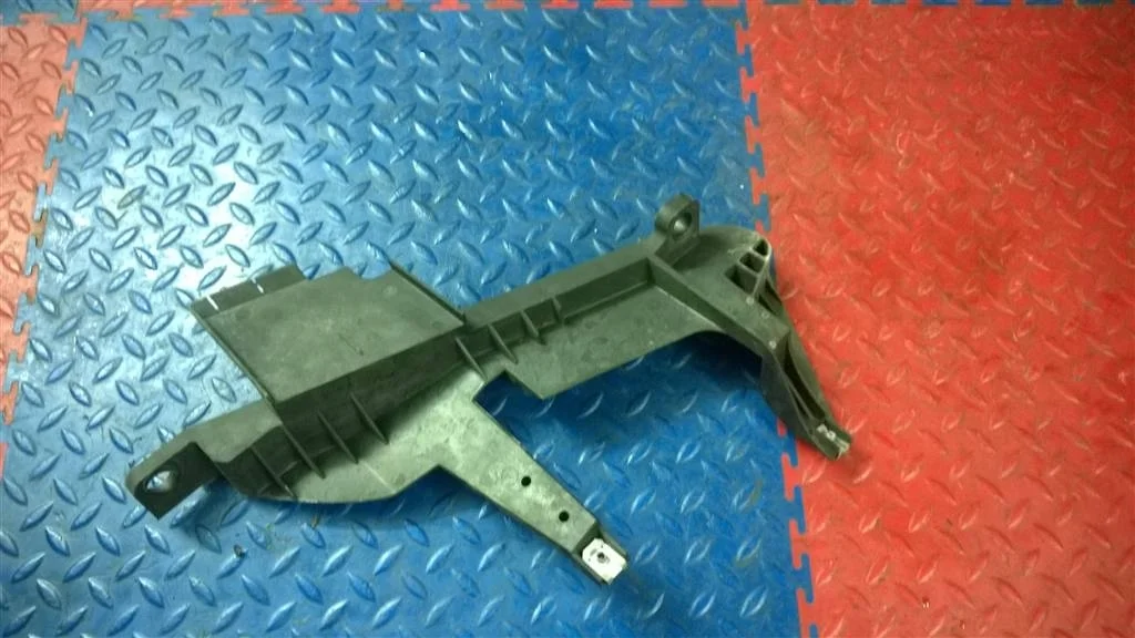 кронштейн фары BMW X3 E83  N47D20A 177лс 2.0D