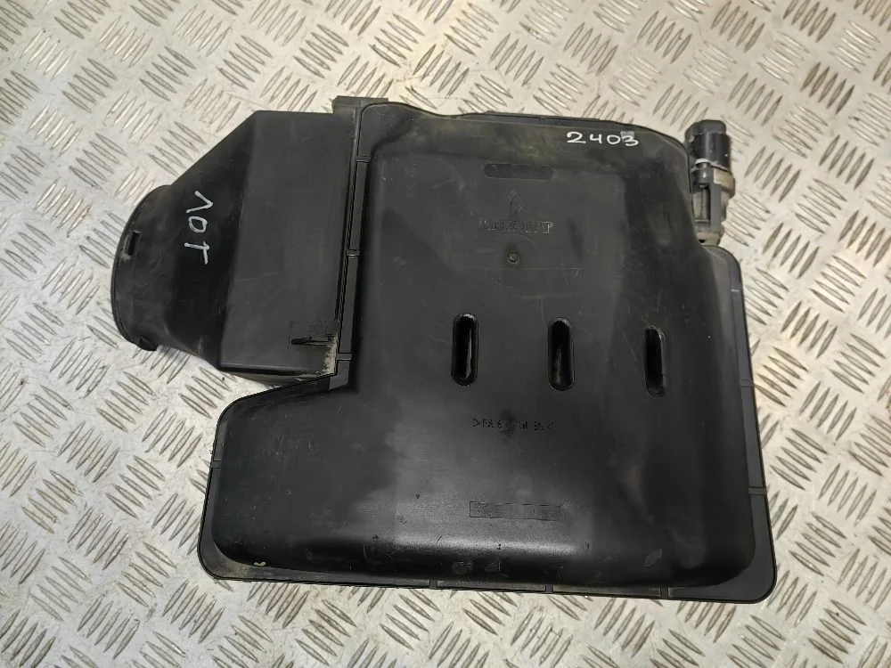 Корпус воздушного фильтра Renault Logan