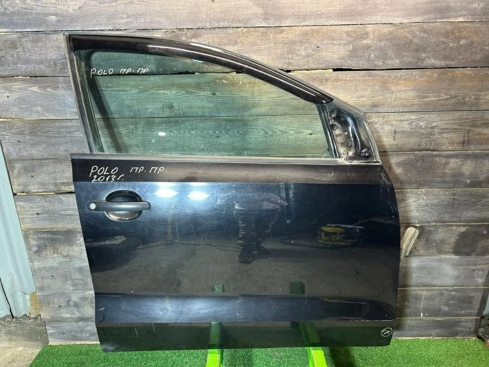 Дверь передняя правая Volkswagen Polo