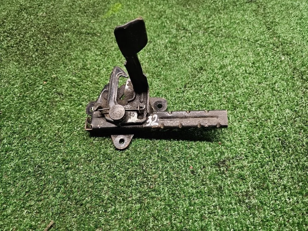 Замок капота Kia Rio 3