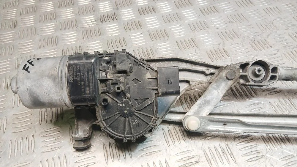 Моторчик стеклоочистителей Ford Focus 2
