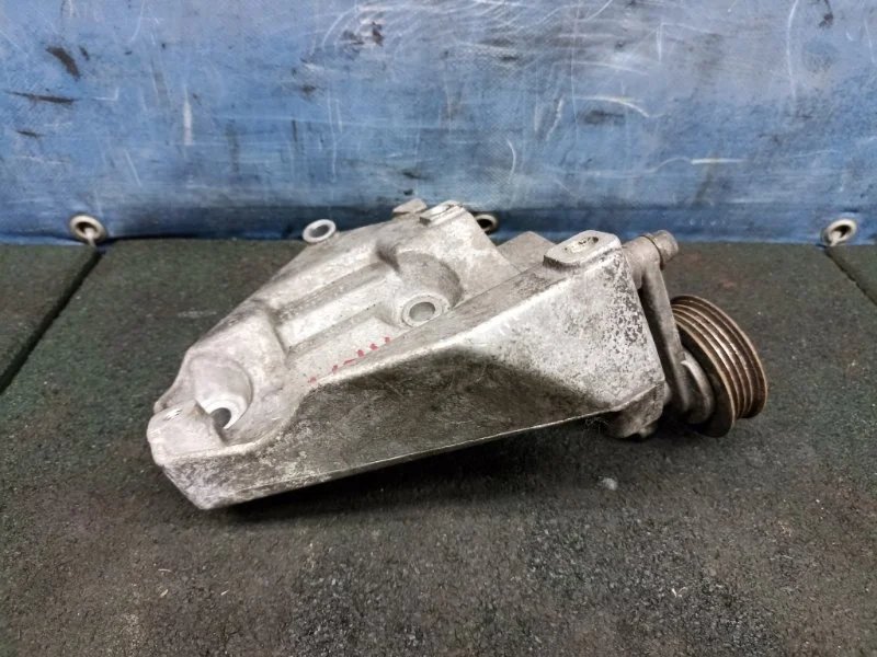 Кронштейн компрессора кондиционера Volkswagen Passat B5 2001 06B260885A B5 1.6 ARM