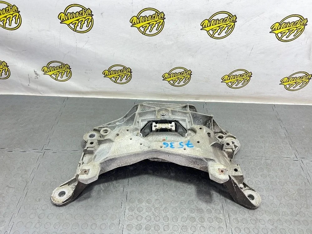 Траверса рамы поперечная Audi Q5 I рестайлинг (2012—2017)