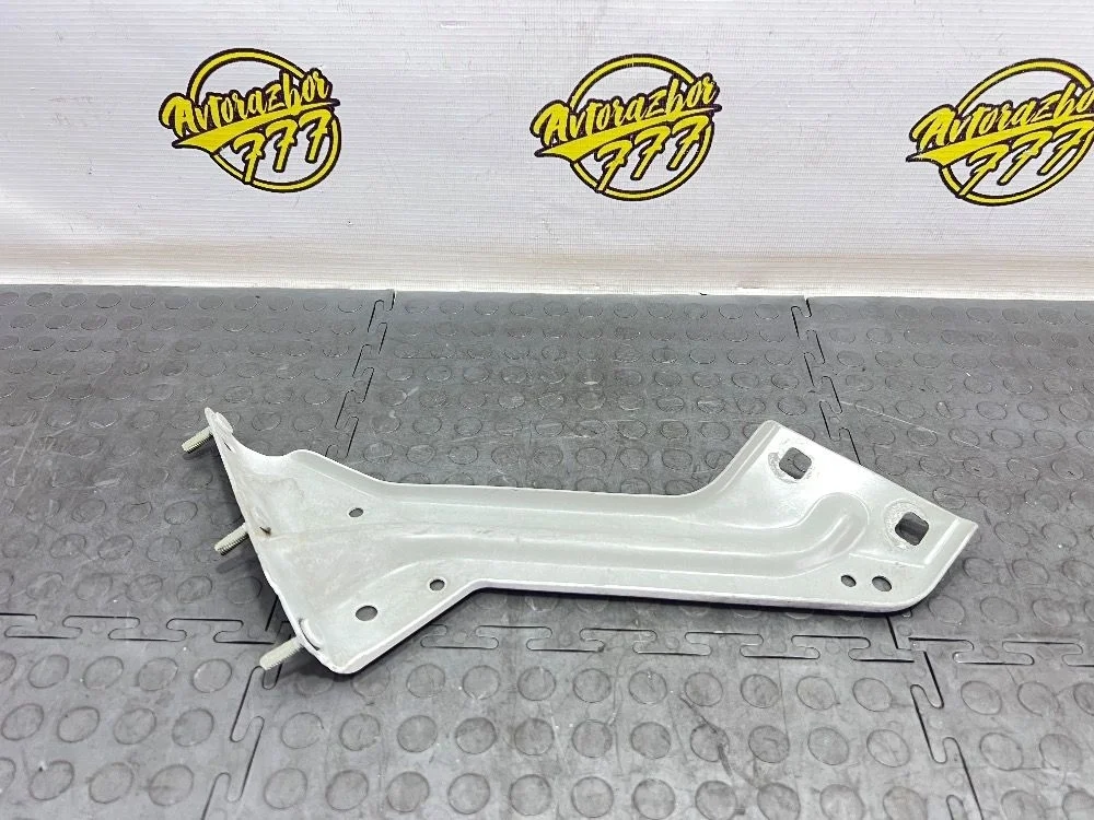 Кронштейн крепления крыла Audi Q5 I рестайлинг (2012—2017)