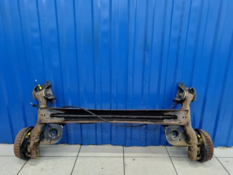 Балка подвески Nissan Almera 2014 5550100Q0A G15 1.6 K4MA490, задняя