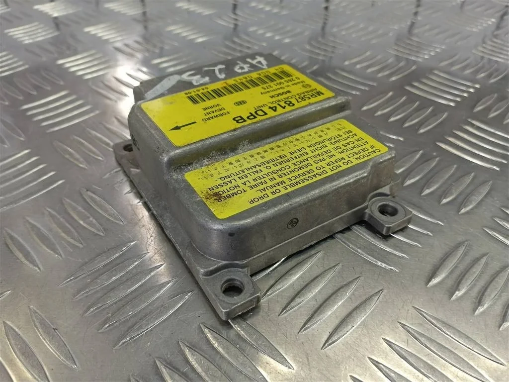 Блок управления SRS (AIR BAG) MITSUBISHI Space St