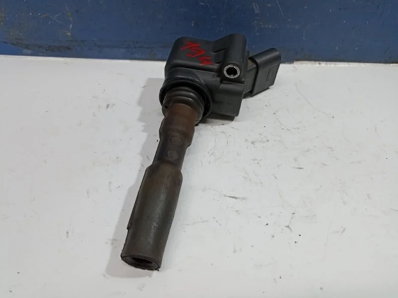 Катушка зажигания Volkswagen Golf 7 2015 04E905110K 1.4 CMBA