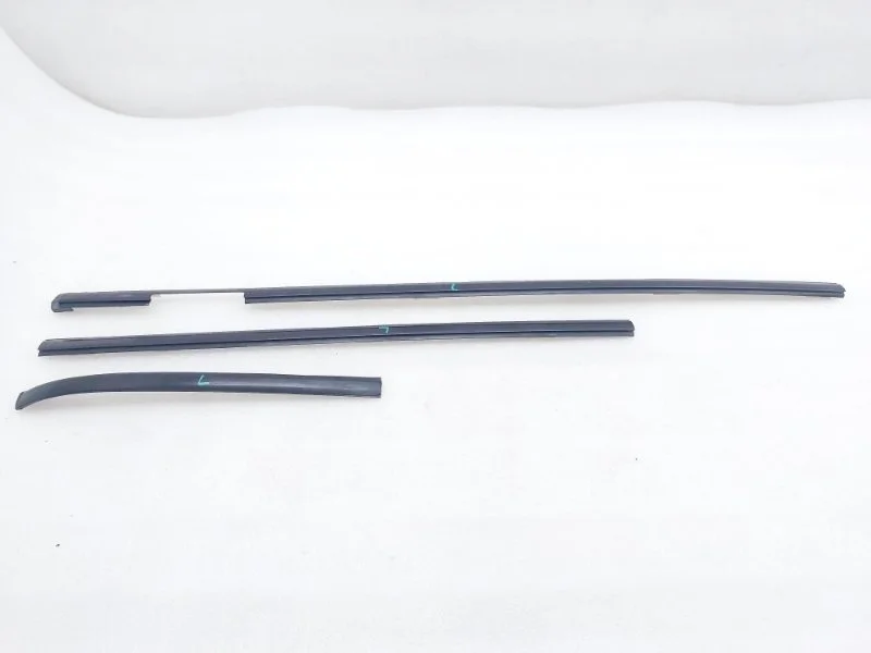 Молдинг крыши Mitsubishi Pajero 2017 V93W