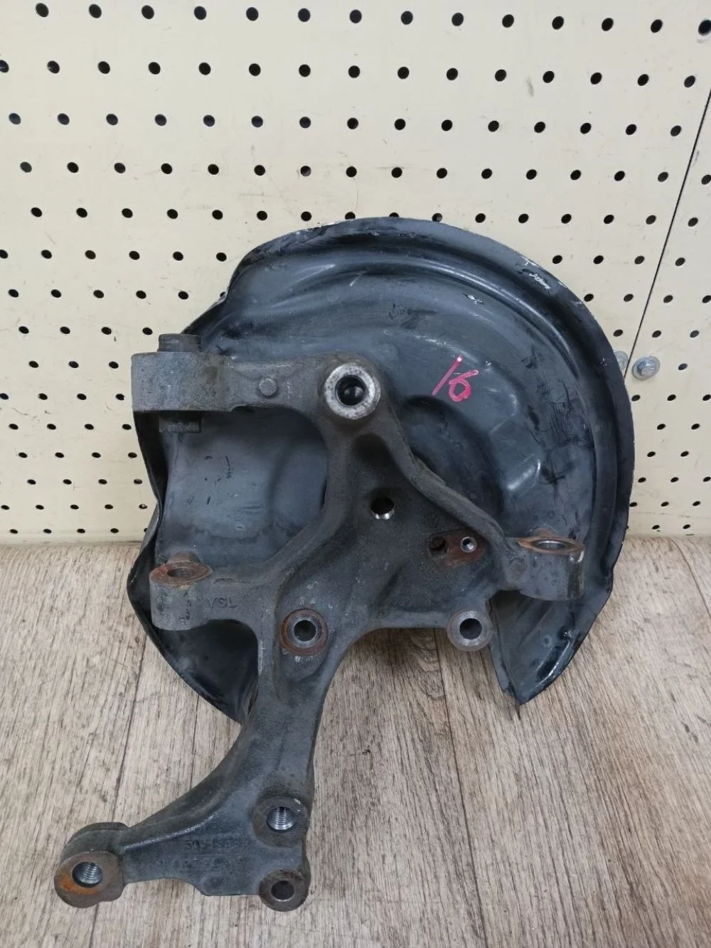 Кулак поворотный задний Volkswagen Jetta VI рестайлинг (2014—2019) Jetta VI рестайлинг (2014—2019) 162