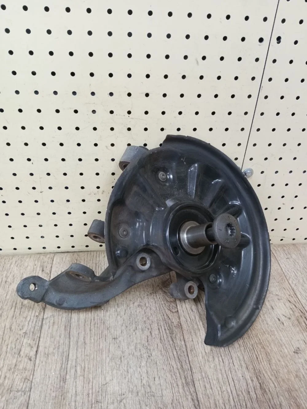 Кулак поворотный задний Audi A3 8V (2012—2016) A3 8V (2012—2016) 8VS