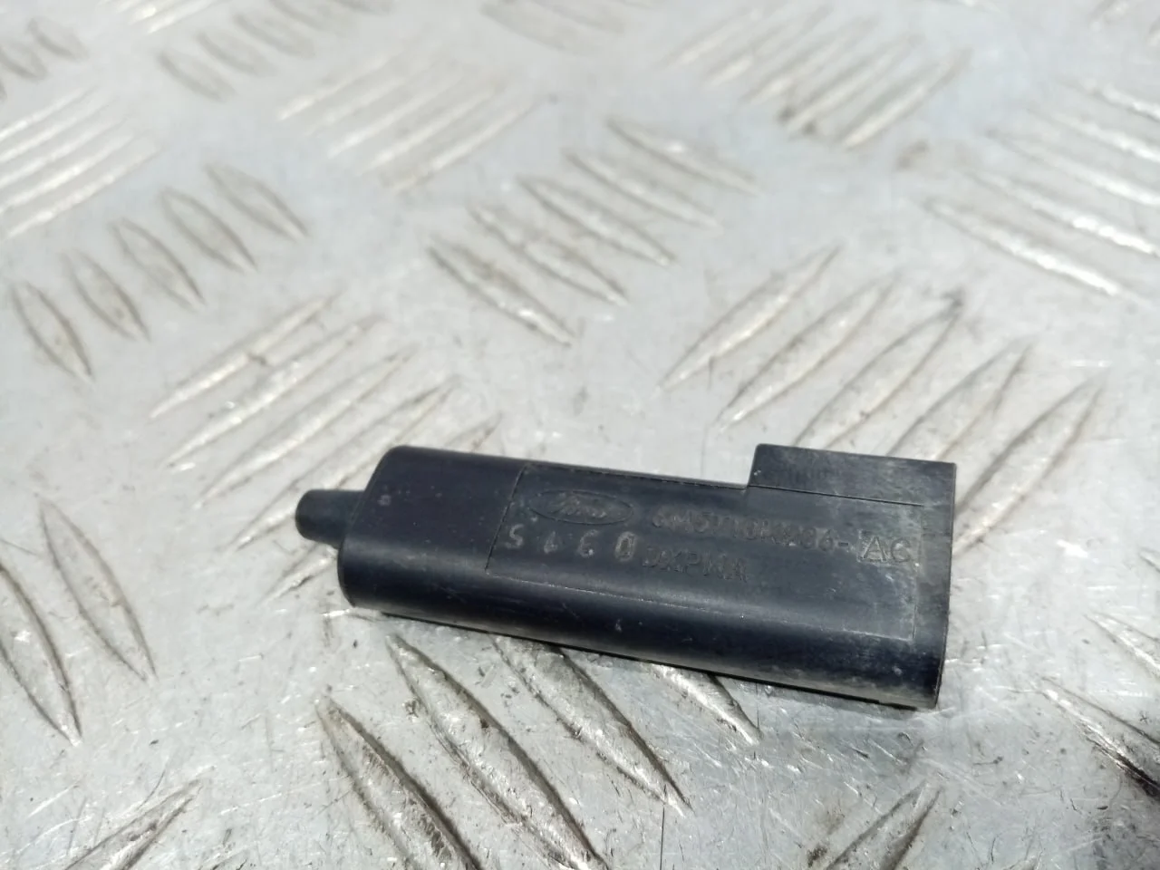 [Б/У] Датчик температуры воздуха наружного [Код: 00615178 ]