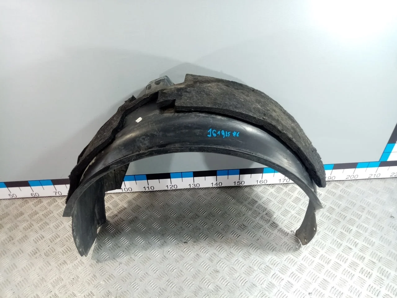 [Б/У] Локер задний левый - Трещина пластика крепления [Незначительные дефекты] [Код: 00614953 ]