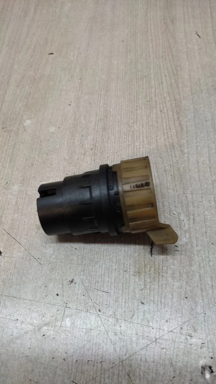 [Б/У] Напровляющая втулка разъема АКПП [Код: 00615883 ]