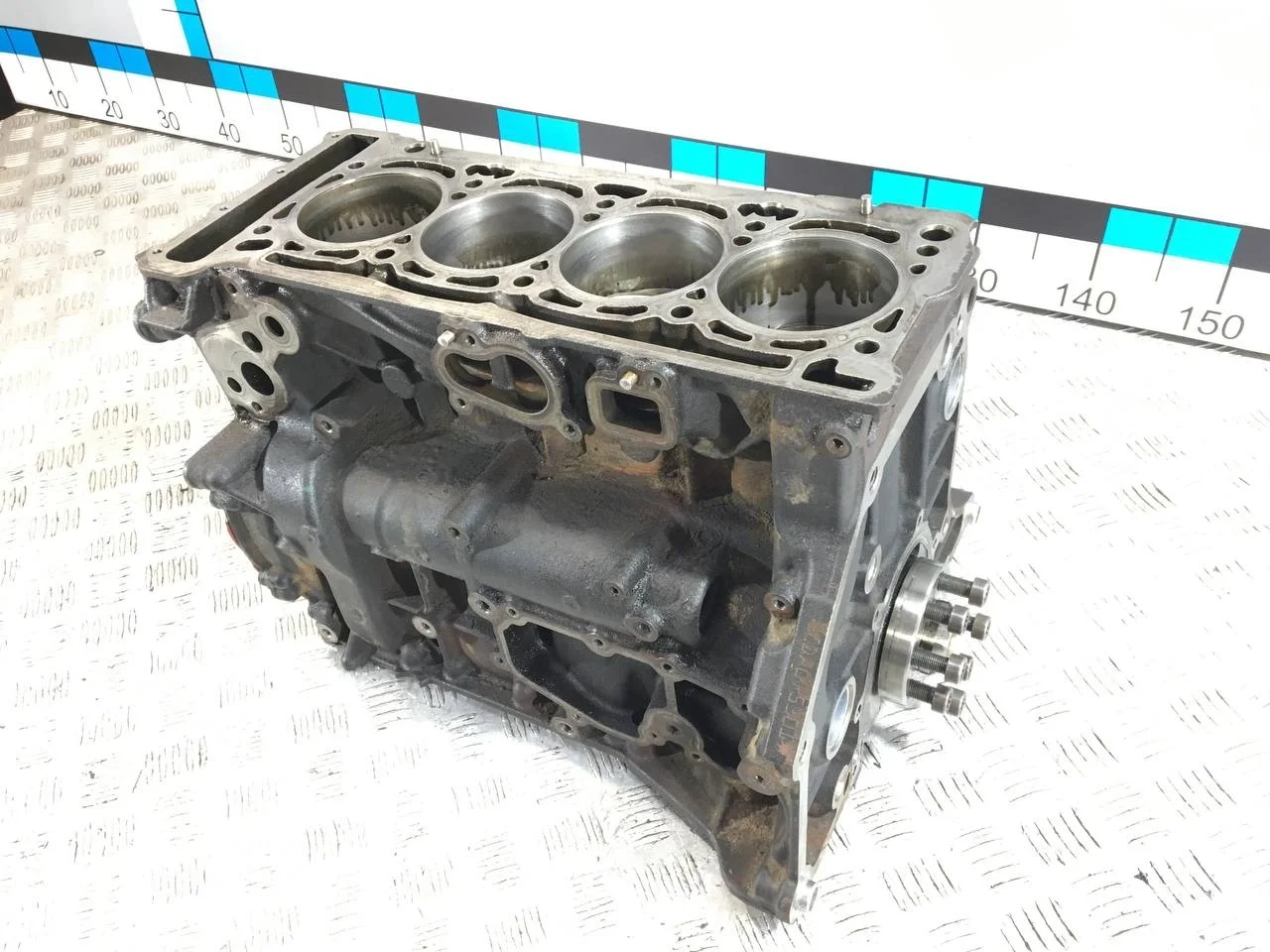 [Б/У] Двигатель CDAA CDAB 1,8 - (Состояние: пробег 150т. Шорт-блок, низ двигателя. Блок цилиндров двигателя 06H103011AN, коленчатый вал 06H105021G 06H105021H 06H105021K 06H105021L, шатун 06J198401F 06J198401K, поршень 06H107065DL 06H107065DF 06H107065CP) [ХОРОШЕЕ] [Код: 00614807 ]