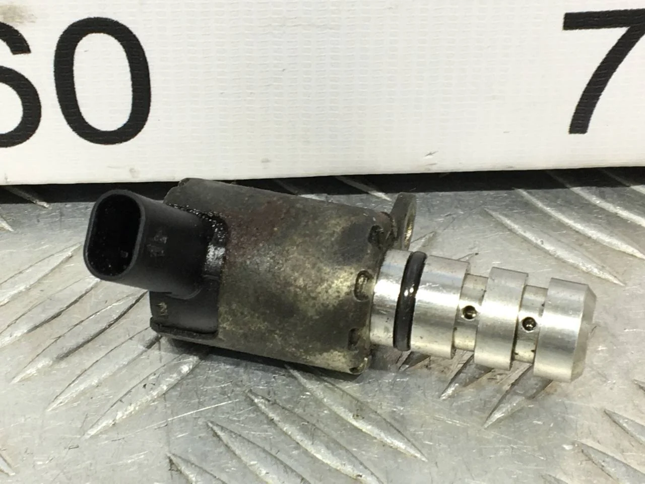 [Б/У] Клапан электромагнитный изменения фаз ГРМ [Код: 00615903 ]