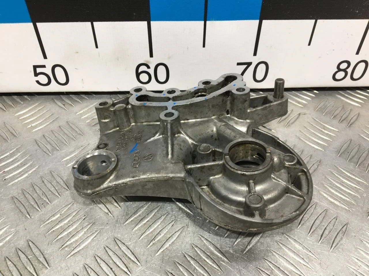 [Б/У] Кронштейн опорный распредвала - (Состояние: пробег 150т) [Код: 00615905 ]