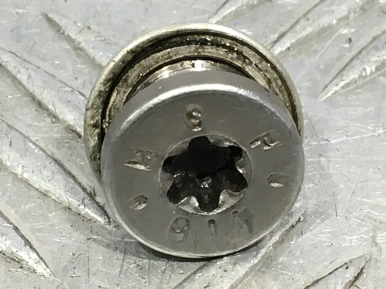 [Б/У] Пробка масляного поддона 14*12*1,5 [Код: 00615749 ]