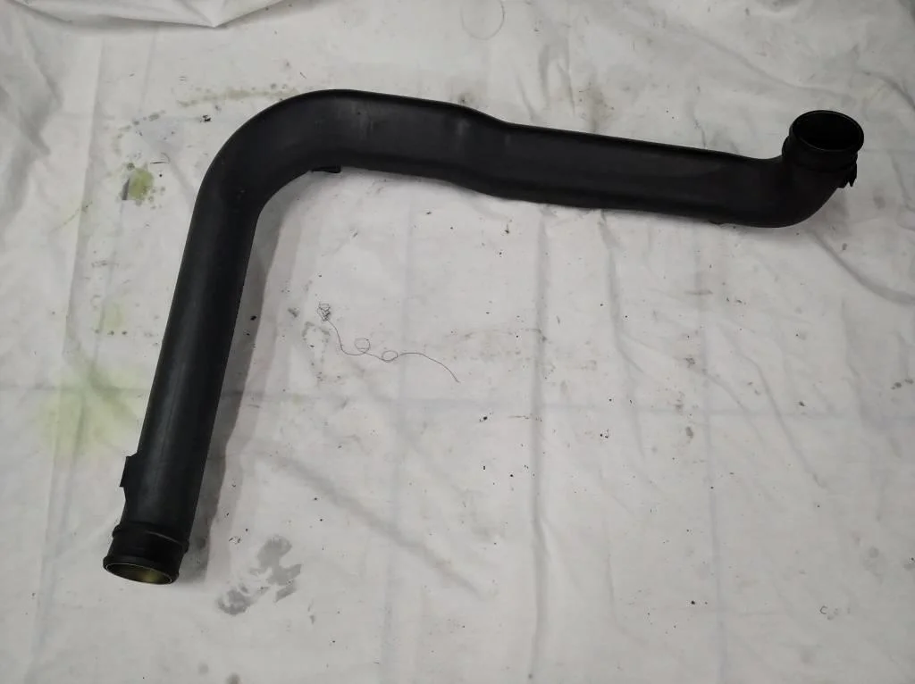 Патрубок интеркулера Mercedes-Benz