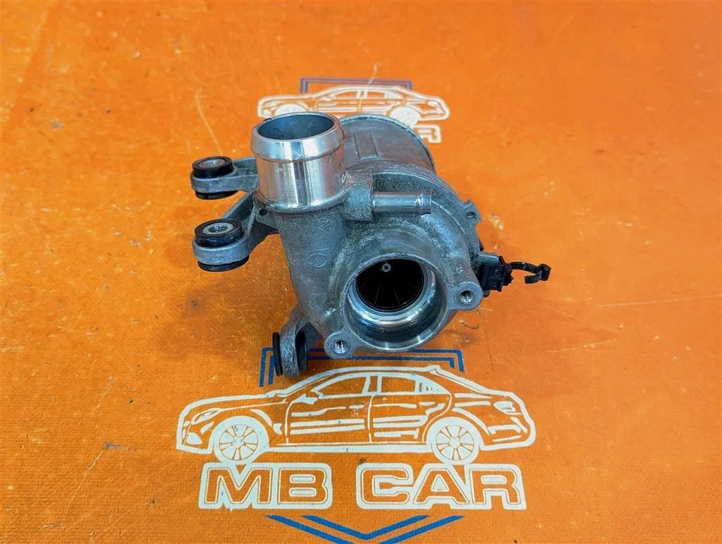 Помпа Mercedes-Benz