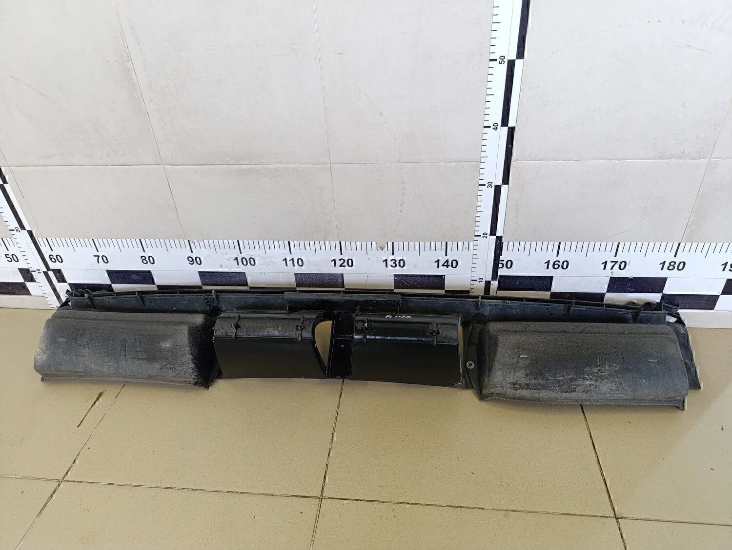 Направляющая заднего бампера C3 2002-2009