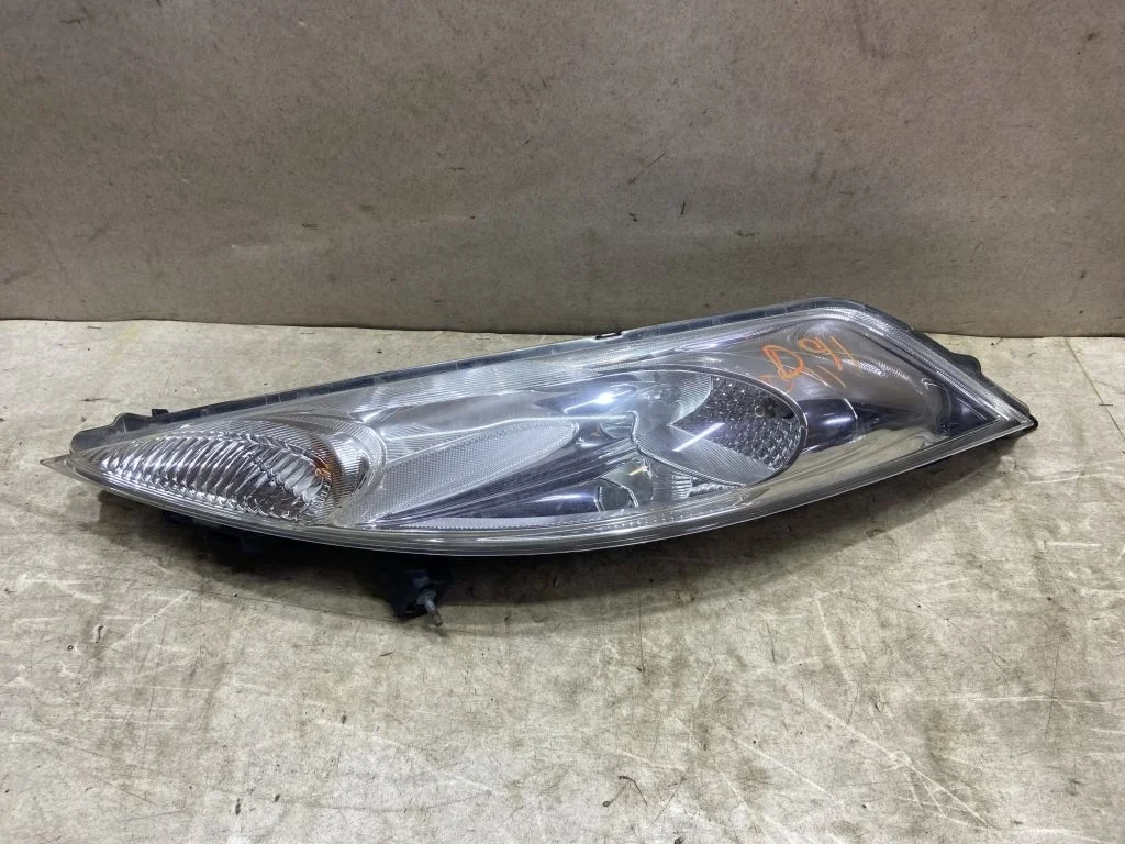 Габарит левый Nissan Juke F15 2013