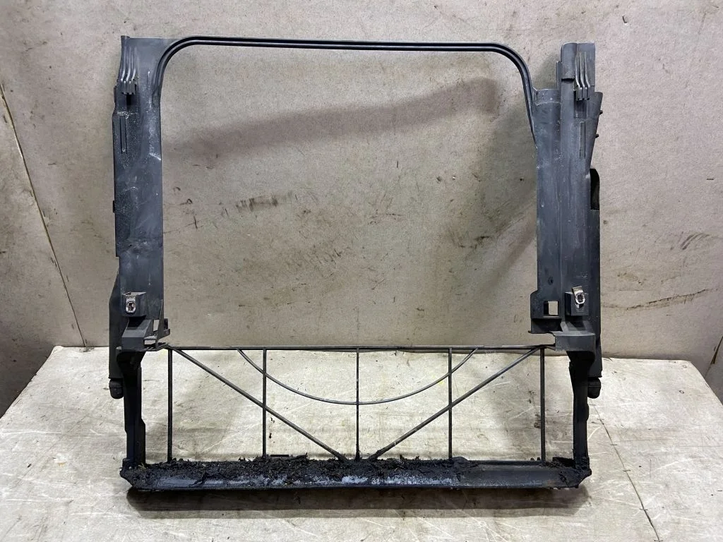 Рамка радиаторов BMW X5 E53 17101439105