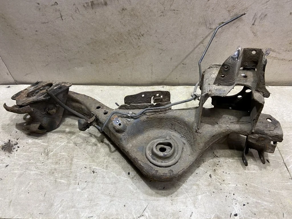 Рычаг задний продольный правый Nissan Qashqai J10