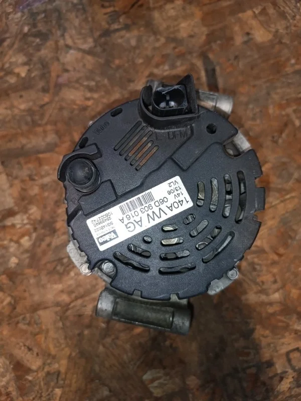 Генератор Audi A4 2006 8EC