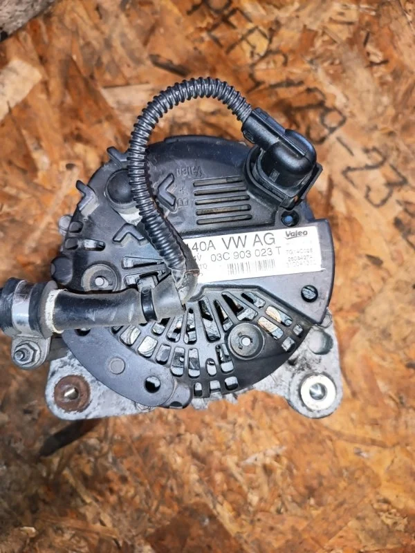 Генератор с обгонной муфтой 140а Volkswagen Touran 2008 1T