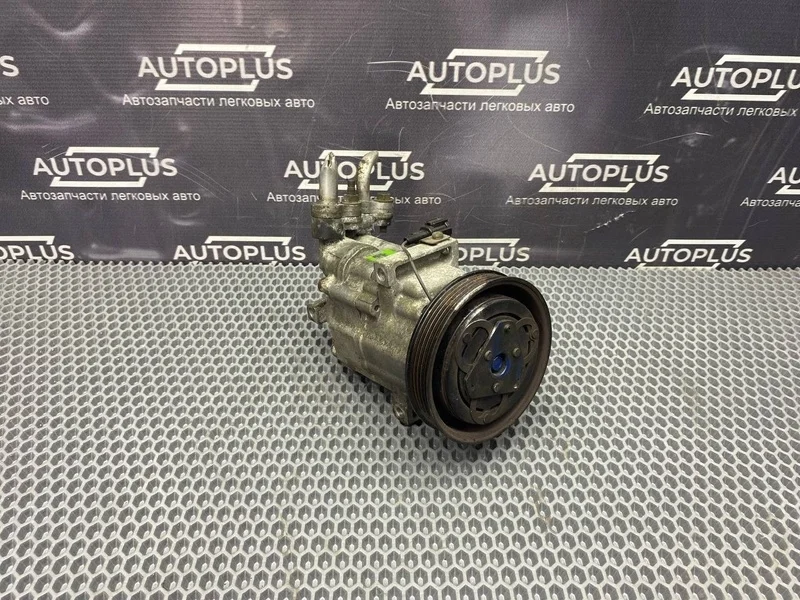 Компрессор кондиционера Nissan Note 2008-2013 92600AX020 E11 CR14