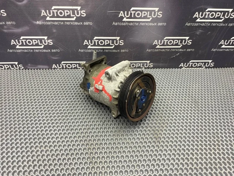 Компрессор кондиционера Renault Megane 2007 8200600110 СЕДАН K4M812