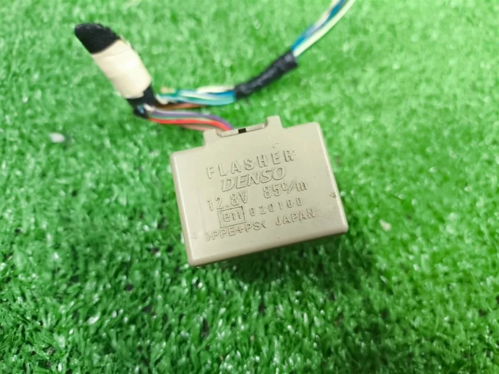 Б.у. реле поворотов TOYOTA VILLEFIRE H20 TOYOTA VILLEFIRE H20